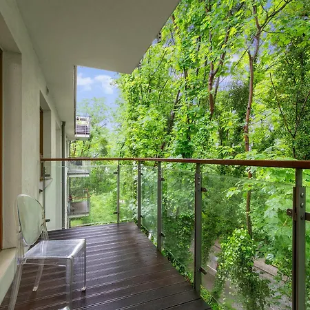 Διαμέρισμα Aquarius Forest & With Free Parking By Downtown Σόποτ